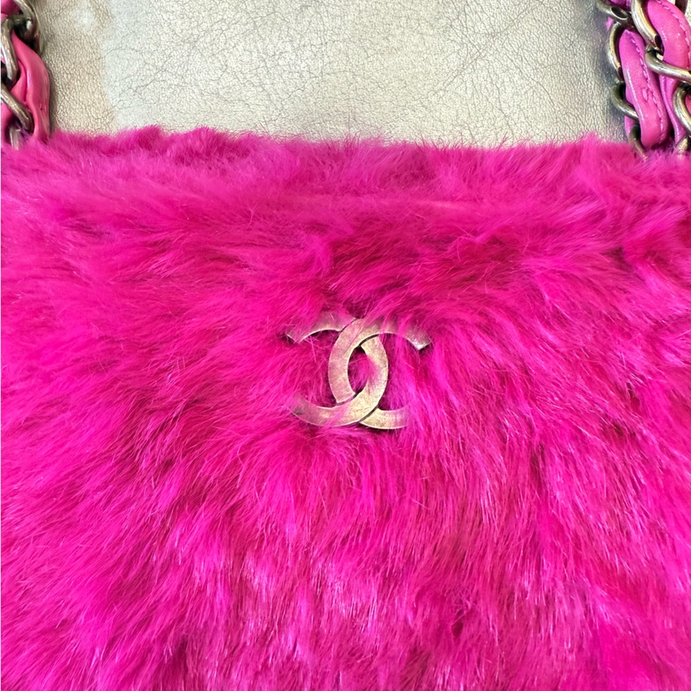 AUTHENTIC CHANEL LAPIN RABBIT FUR HOT PINK PURSE DOUBLE CHAIN STRAP CLUTCH RARE - Picture 2 of 16